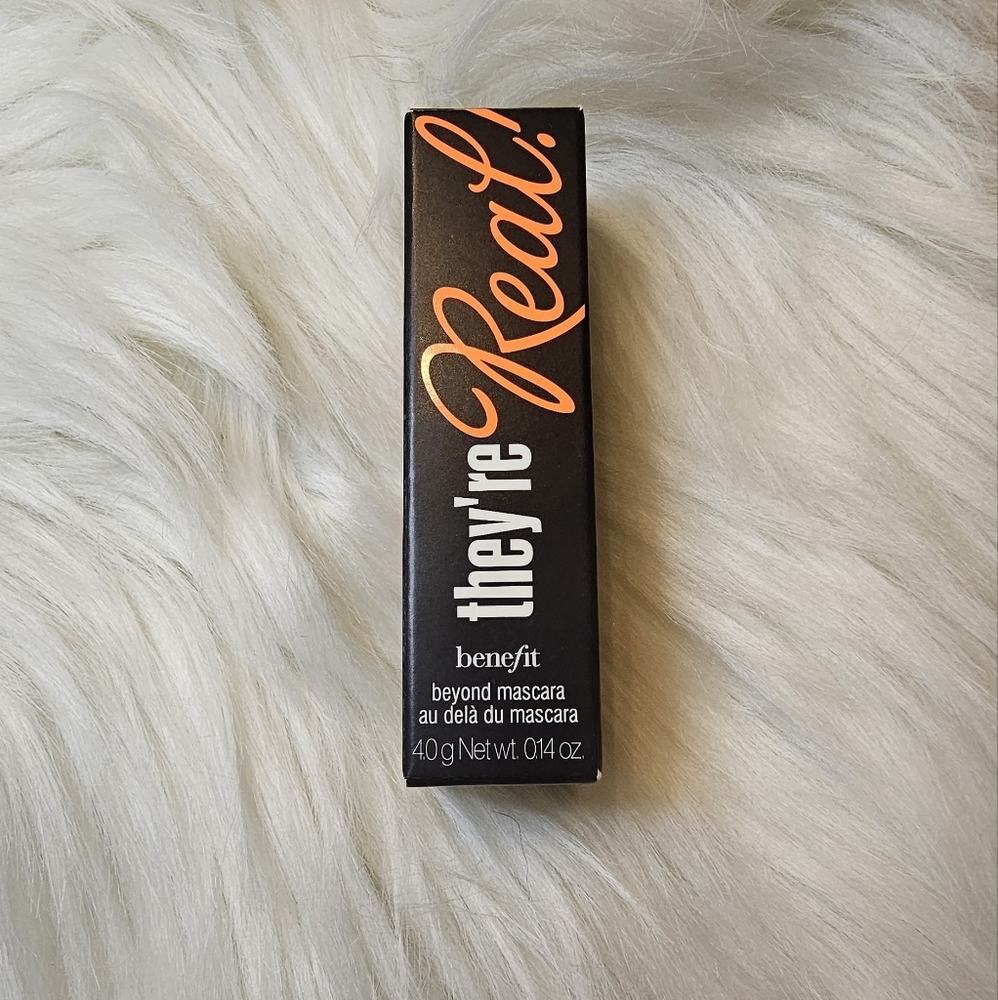 Benefit Mini Mascara- Black .14oz